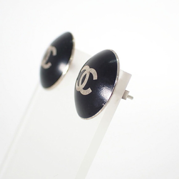 CHANEL Gold Earrings main image 3